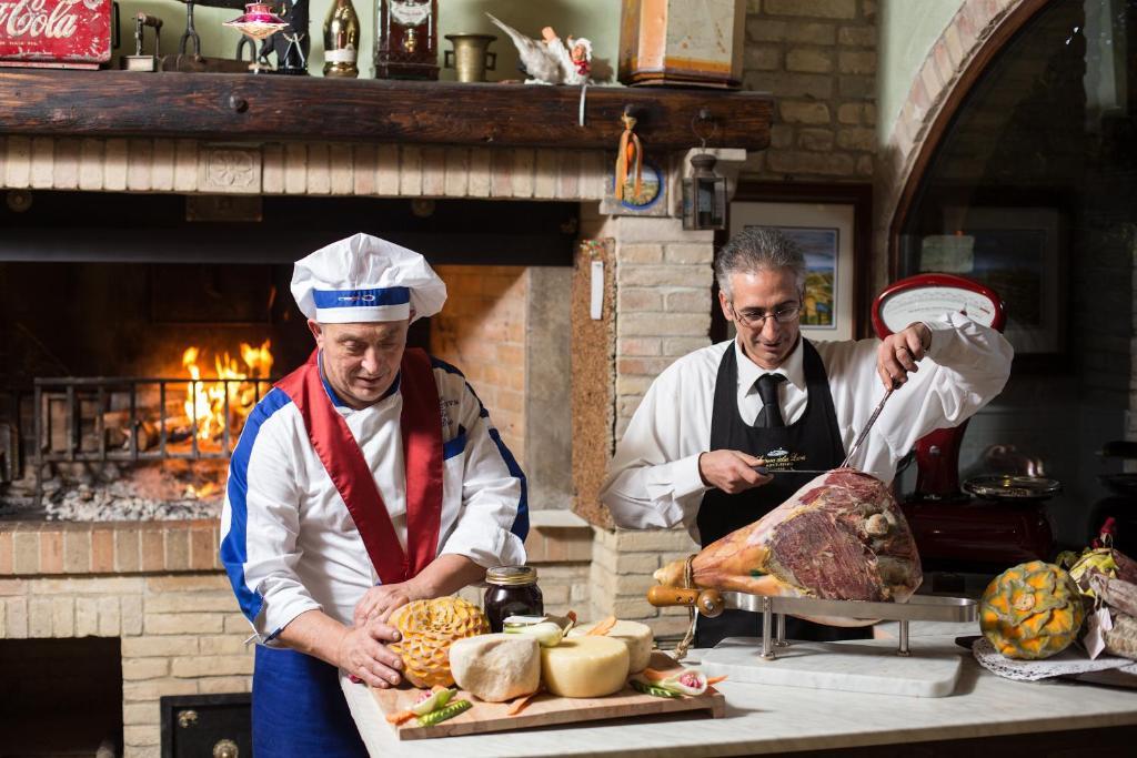 Agriturismo Il Sapore Della Luna 몬테프란도네 외부 사진