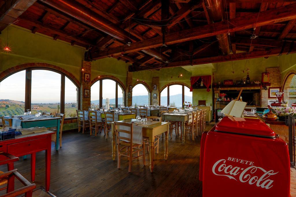 Agriturismo Il Sapore Della Luna 몬테프란도네 외부 사진