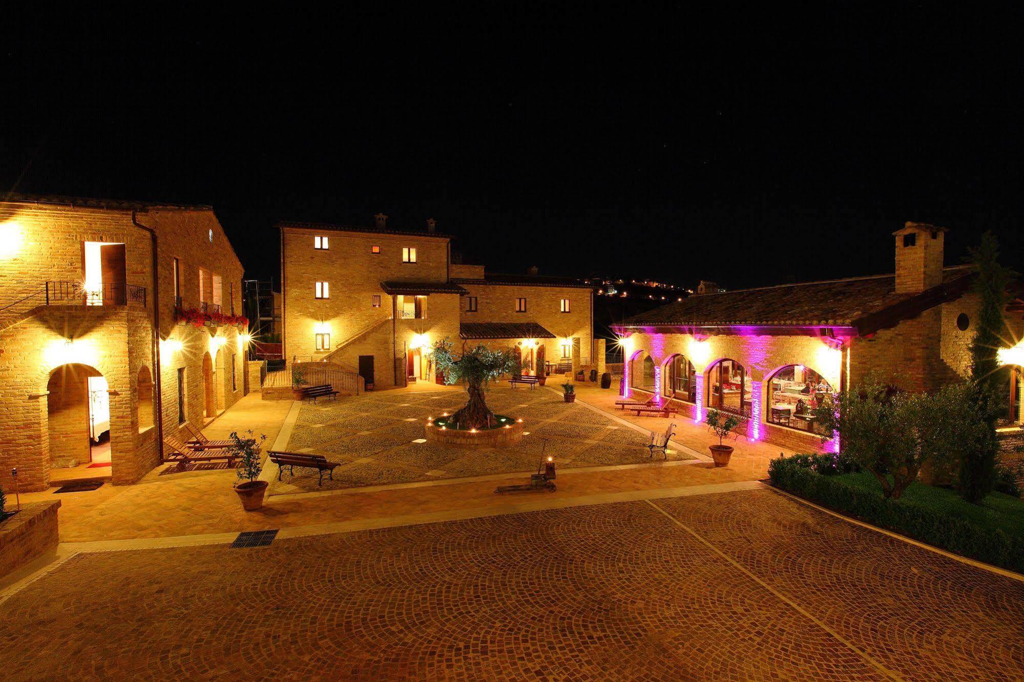 Agriturismo Il Sapore Della Luna 몬테프란도네 외부 사진