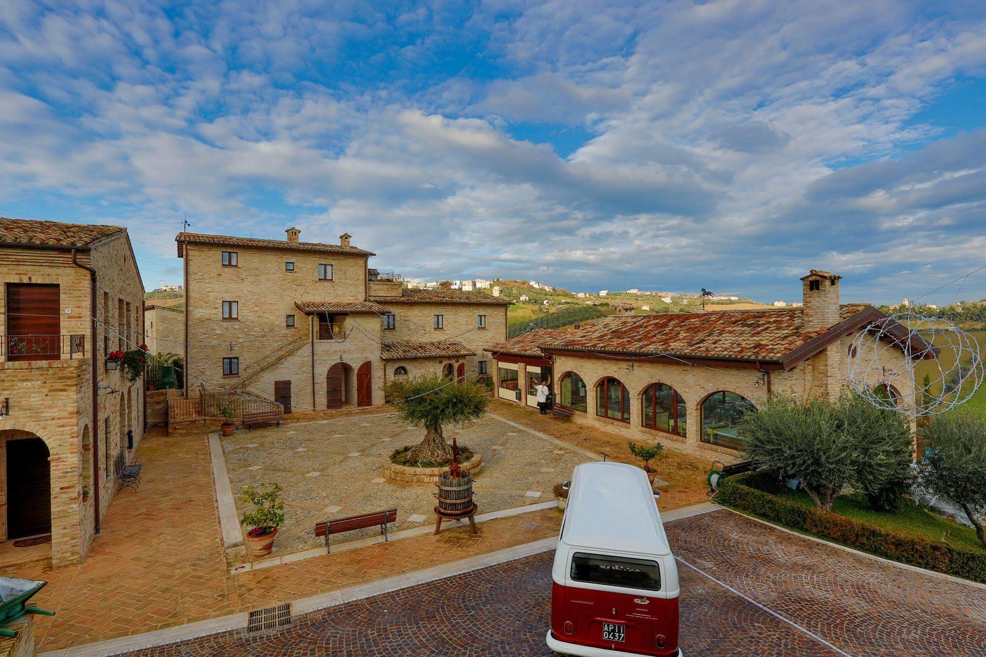 Agriturismo Il Sapore Della Luna 몬테프란도네 외부 사진
