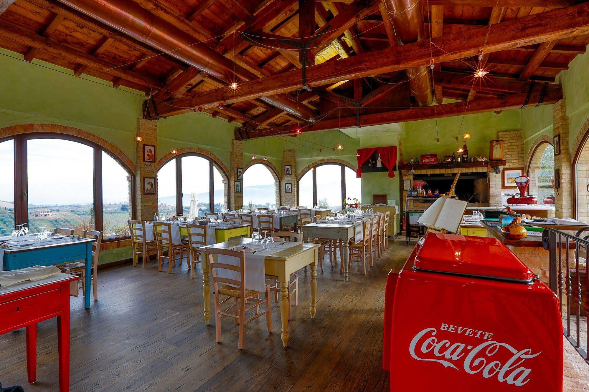 Agriturismo Il Sapore Della Luna 몬테프란도네 외부 사진