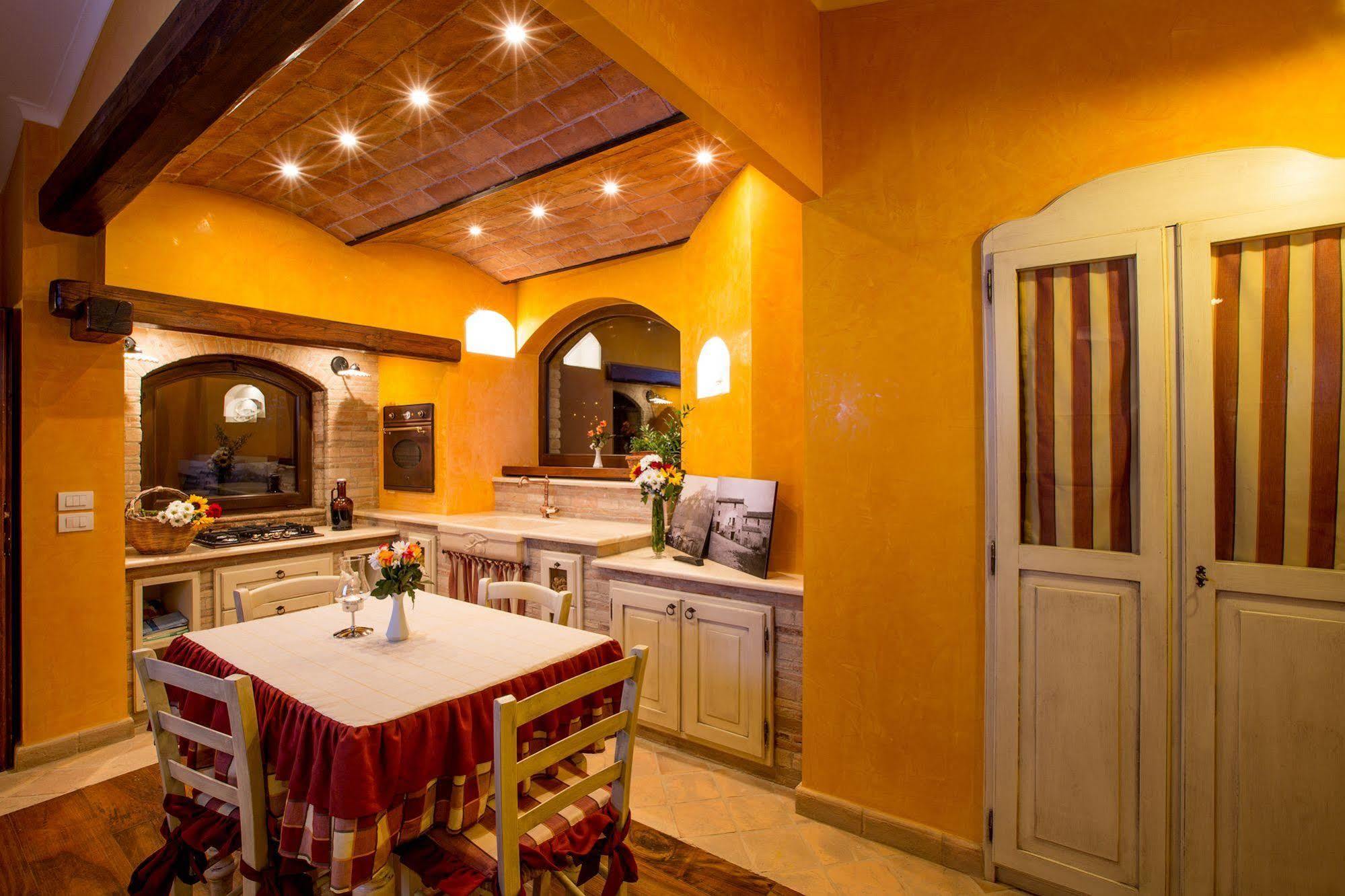 Agriturismo Il Sapore Della Luna 몬테프란도네 외부 사진