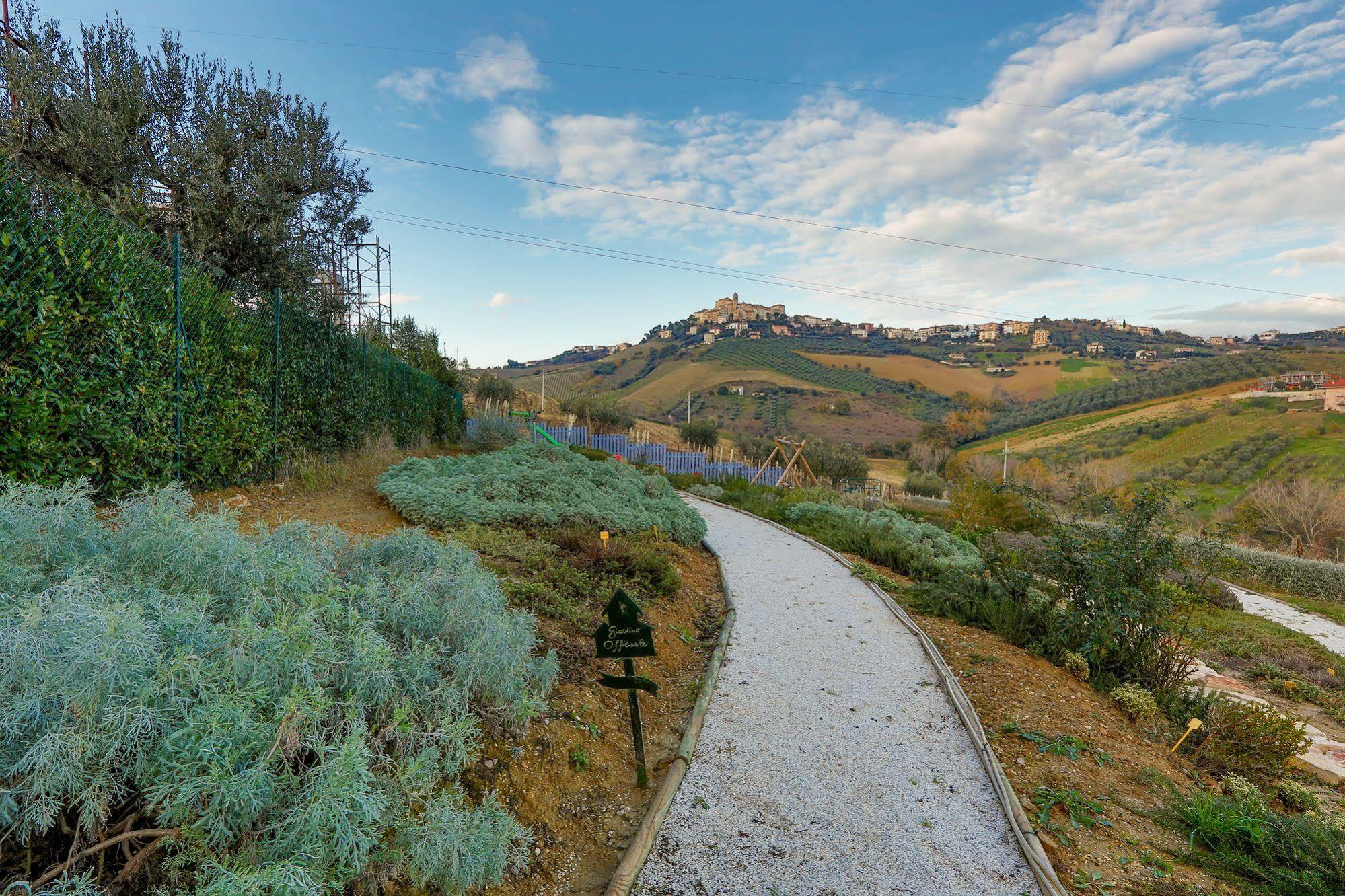 Agriturismo Il Sapore Della Luna 몬테프란도네 외부 사진